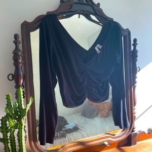 Black long sleeved crop top